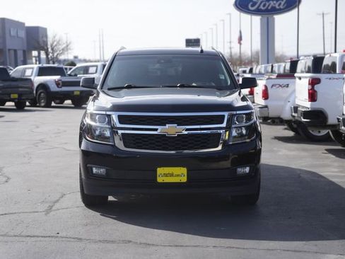 Used 2020 Chevrolet Suburban LT w/ Luxury Package image 3