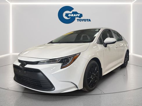 Used 2026 Toyota Corolla LE FWD image 1