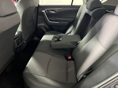 Used 2025 Toyota RAV4 XLE AWD/4WD image 25