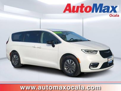 Used 2024 Chrysler Pacifica Limited