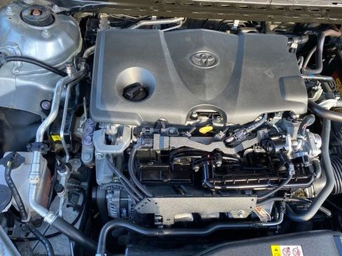 Used 2023 Toyota Camry SE image 19