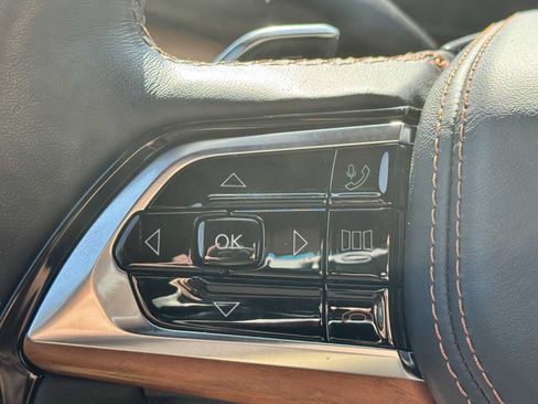 Used 2025 Jeep Grand Cherokee Summit AWD/4WD image 13