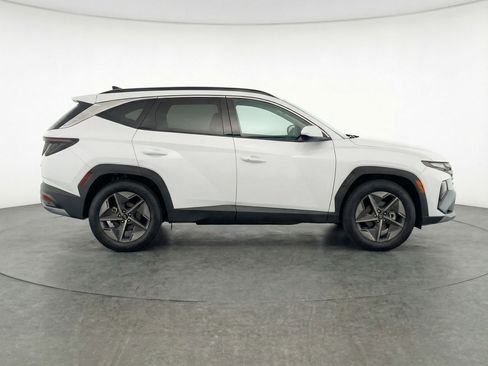 Used 2025 Hyundai Tucson SEL FWD image 11