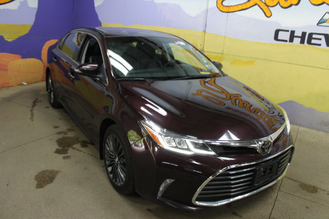 Used 2017 Toyota Avalon Limited FWD image 2