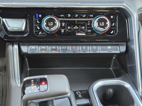Certified 2024 GMC Sierra 1500 Denali AWD/4WD image 19