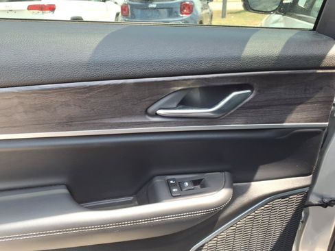 Used 2021 Jeep Grand Cherokee L Limited AWD/4WD image 8