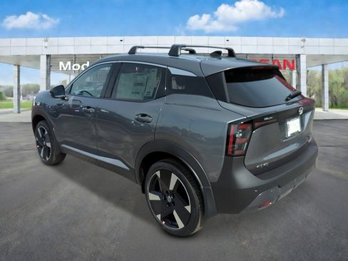 New 2026 Nissan Kicks SR w/ Cold Weather Package image 3