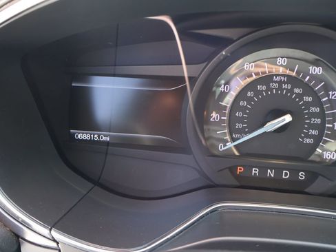 Used 2017 Ford Fusion SE w/ Fusion SE Technology Package FWD image 22