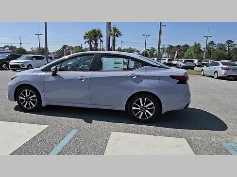 New 2025 Nissan Versa SV w/ Trunk Package FWD image 27