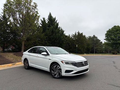 Used 2020 Volkswagen Jetta SEL FWD image 2