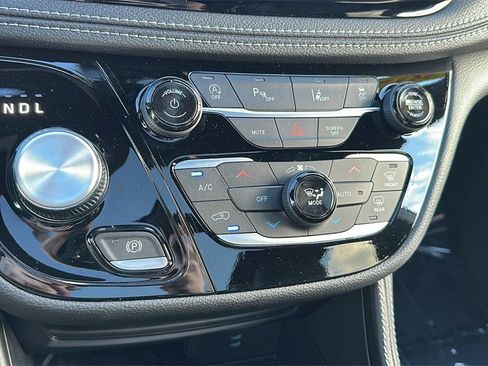 New 2026 Chrysler Pacifica Limited w/ S Appearance Package image 22