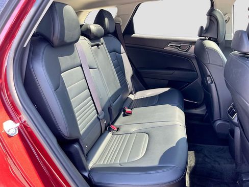 Certified 2023 Kia Sportage SX Prestige AWD/4WD image 35