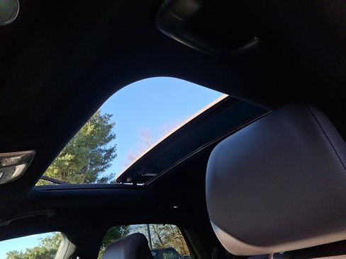 Certified 2023 Genesis GV70 2.5T w/ Advanced Package image 21