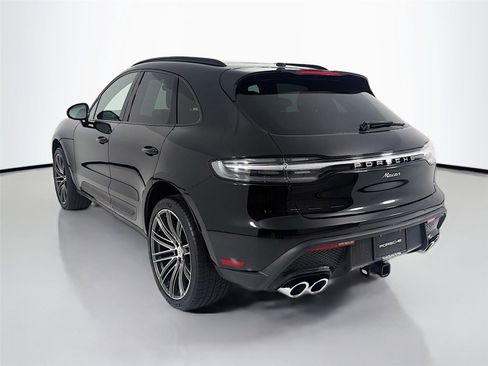 Used 2023 Porsche Macan AWD/4WD image 3