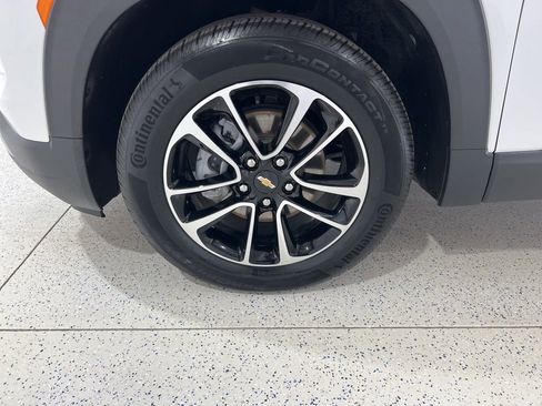 Used 2025 Chevrolet TrailBlazer LT w/ Driver Confidence Package image 29