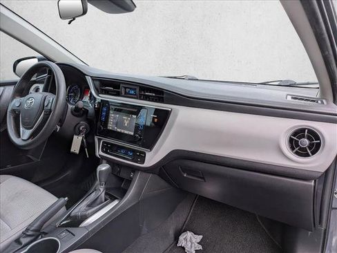 Used 2017 Toyota Corolla LE w/ Carpet Mat Package (TMS) image 18