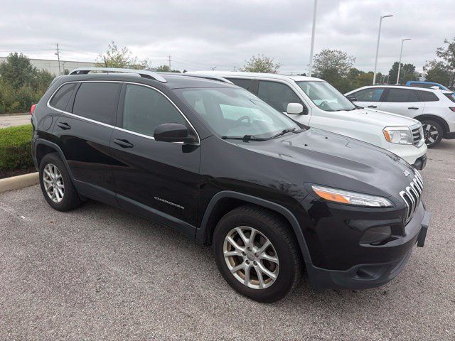 Used 2017 Jeep Cherokee Latitude AWD/4WD image 4