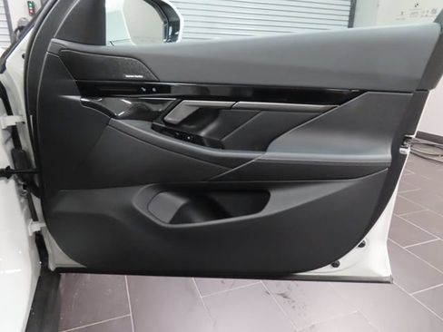 Used 2026 BMW 530i RWD image 12