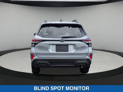 Used 2025 Subaru Forester Premium AWD/4WD image 5