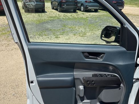 New 2025 Ford Maverick Lariat w/ Black Appearance Package image 18