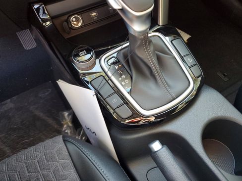 New 2026 Kia Seltos S FWD image 11