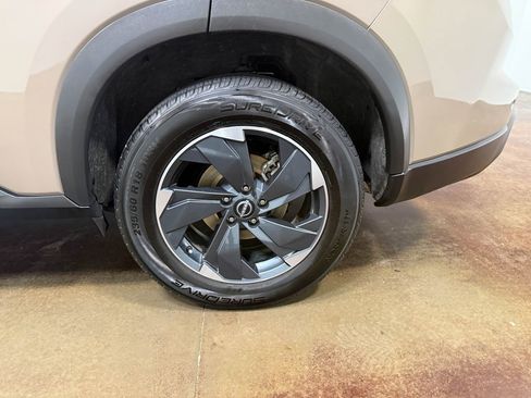 Used 2025 Nissan Rogue SV AWD/4WD image 87