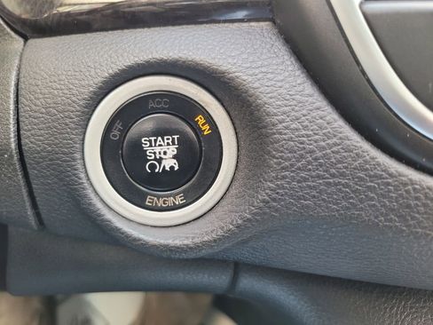 Used 2015 Chrysler 200 C w/ Sun/Sound Group FWD image 28