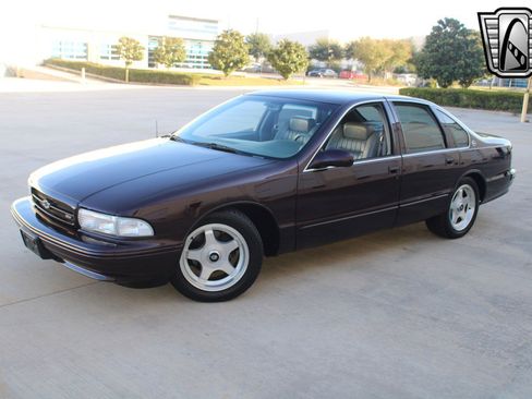 Used 1995 Chevrolet Impala SS image 2