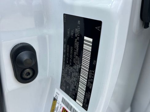 Used 2026 Toyota Highlander Limited image 10