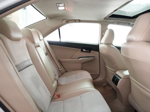 Used 2012 Toyota Camry XLE w/ Leather Pkg FWD image 43