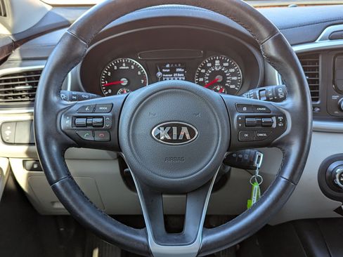 Used 2016 Kia Sorento LX w/ LX Convenience Package image 18