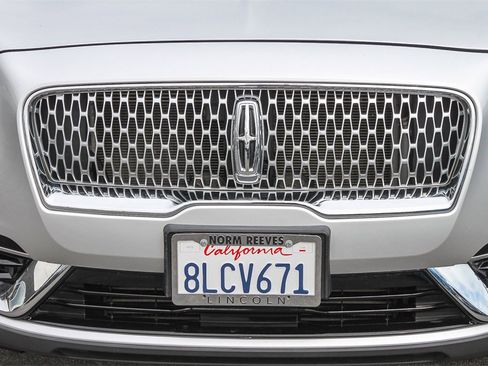 Used 2019 Lincoln Nautilus Select w/ Cargo Utility Package image 6