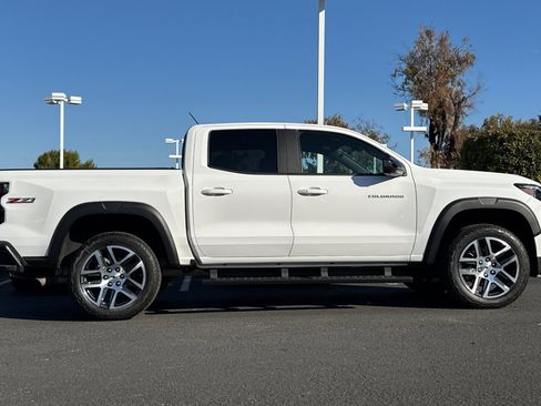 Used 2024 Chevrolet Colorado Z71 w/ Z71 Convenience Package 2 image 4