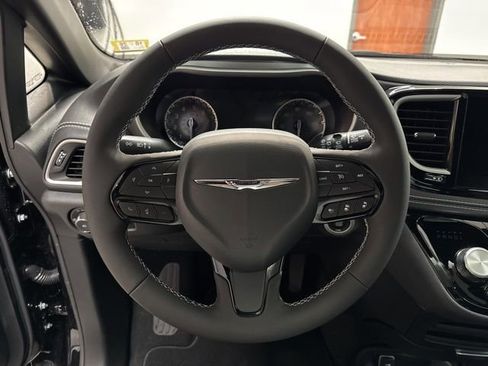 New 2026 Chrysler Pacifica Select w/ S Appearance Package image 26