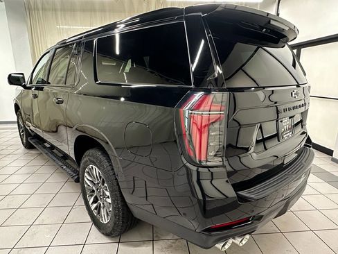 Certified 2025 Chevrolet Suburban Z71 image 10