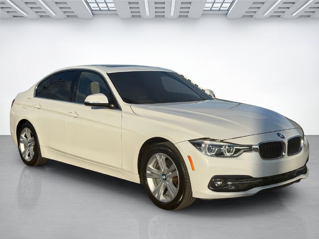 Used 2018 BMW 330i Sedan w/ Convenience Package RWD image 3