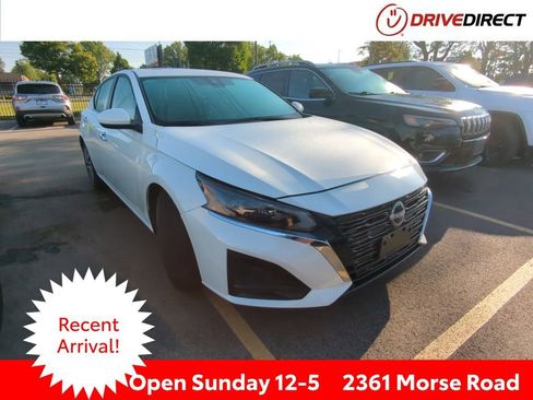 Used 2024 Nissan Altima 2.5 SV w/ SV Premium Package FWD image 1