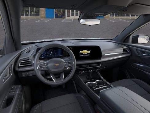 New 2025 Chevrolet Traverse LT w/ Driver Confidence Package image 15