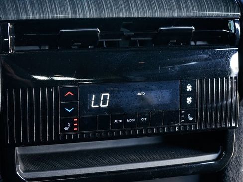 Used 2022 Jeep Wagoneer Series III w/ Rear Seat Video Group 1 image 41