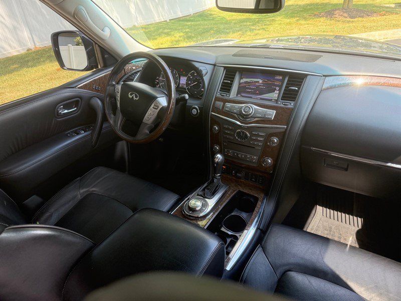 Used 2016 INFINITI QX80 4WD w/ Driver's Assistance Package image 21
