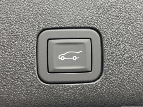 New 2026 Chevrolet Tahoe High Country AWD/4WD image 15