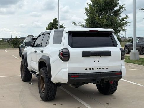 Used 2025 Toyota 4Runner SR5 AWD/4WD image 7