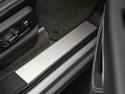 New 2025 Bentley Bentayga image 43