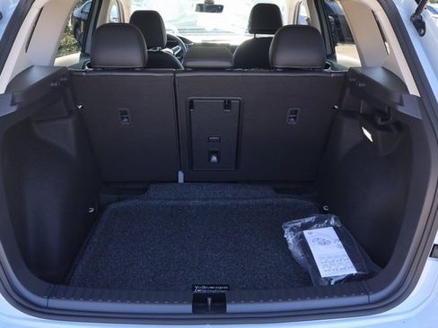 New 2026 Volkswagen Taos SE image 16