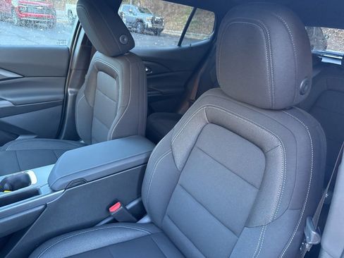 New 2026 Chevrolet Equinox EV LT image 9