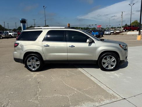 Used 2017 GMC Acadia Limited SLT AWD/4WD image 9