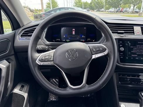 Used 2022 Volkswagen Tiguan SE AWD/4WD image 20