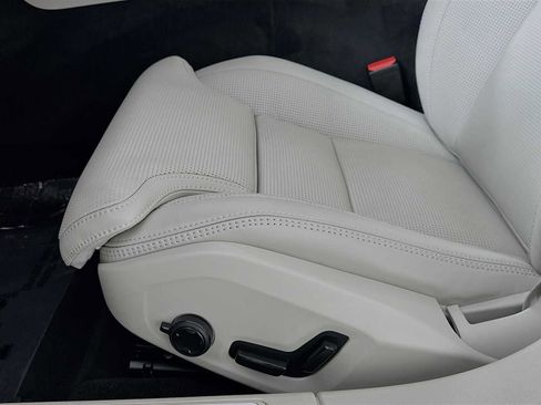 Used 2025 Volvo V60 B5 Cross Country Ultra w/ Protection Package Premier image 18