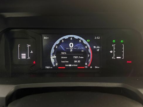 Used 2024 Toyota Tacoma SR5 AWD/4WD image 19