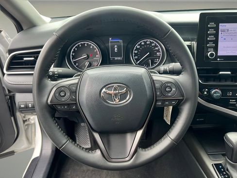 Used 2024 Toyota Camry SE image 18
